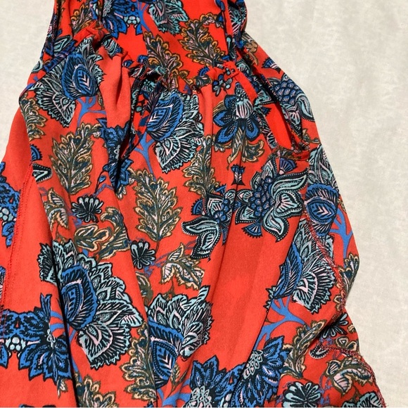 Collective Concepts Halter Style Sleeveless Top with Keyhole Neckline - Picture 6 of 8